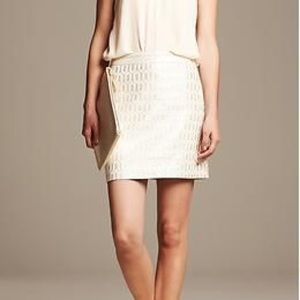 Banana republic mini skirt size 2